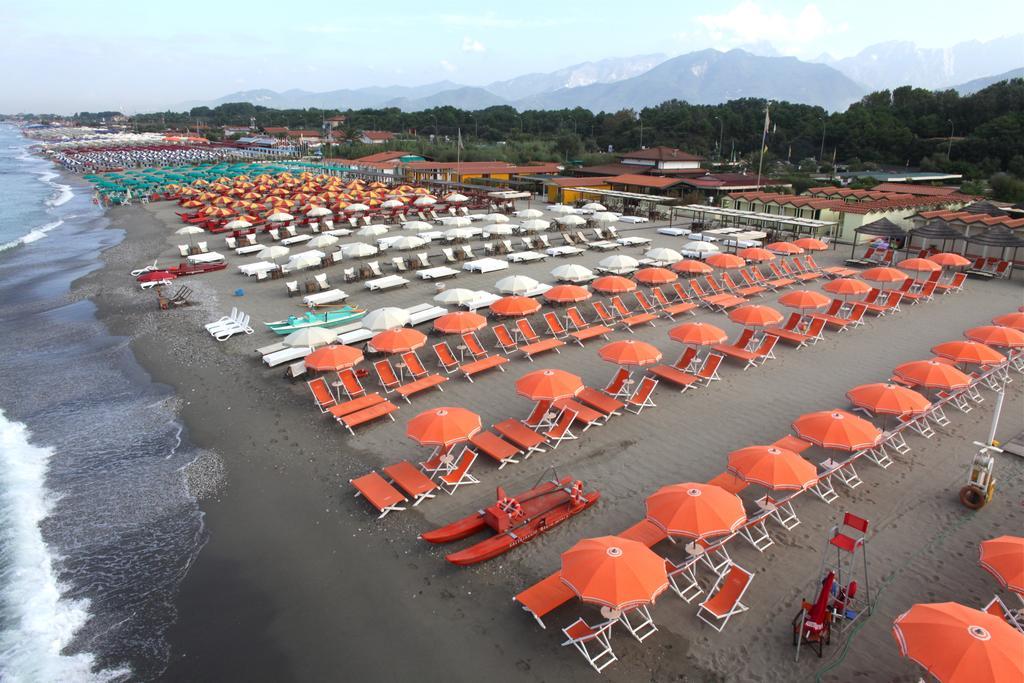 Hotel La Bussola Marina di Massa Dış mekan fotoğraf
