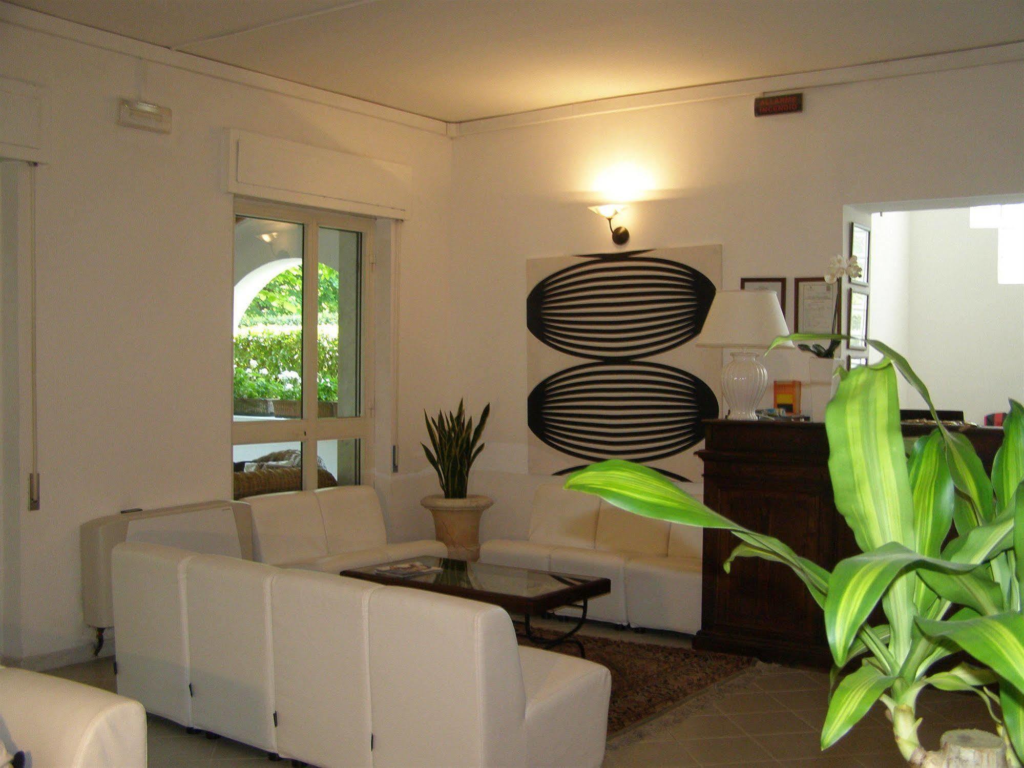Hotel La Bussola Marina di Massa Dış mekan fotoğraf